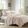 3 Piece Reversible Scalloped Edge Quilt Set